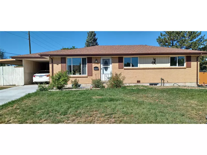 6691 S Wellington Ct S, Centennial, CO 80121