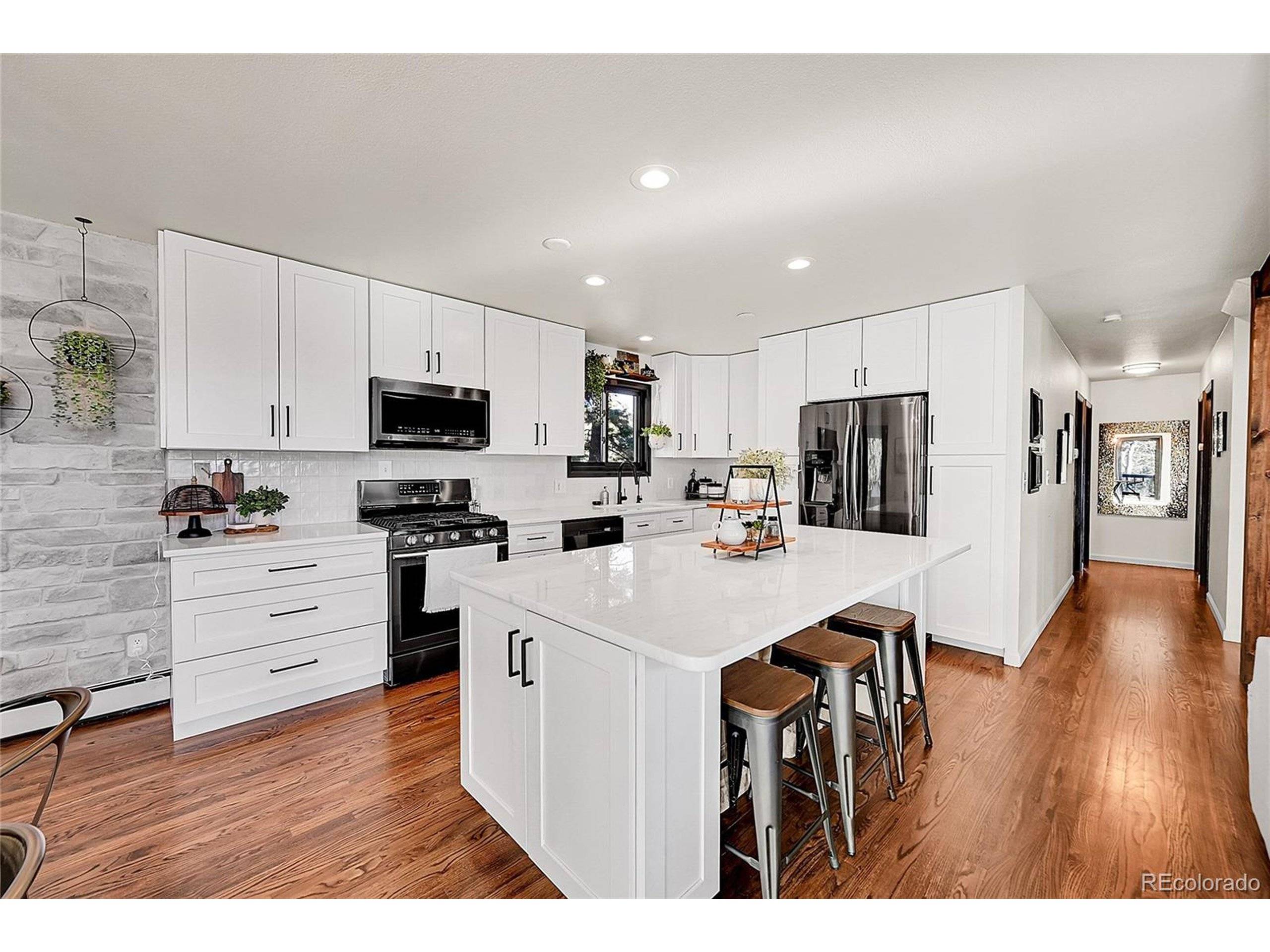 Morrison, CO 80465,8959 Hillview Rd