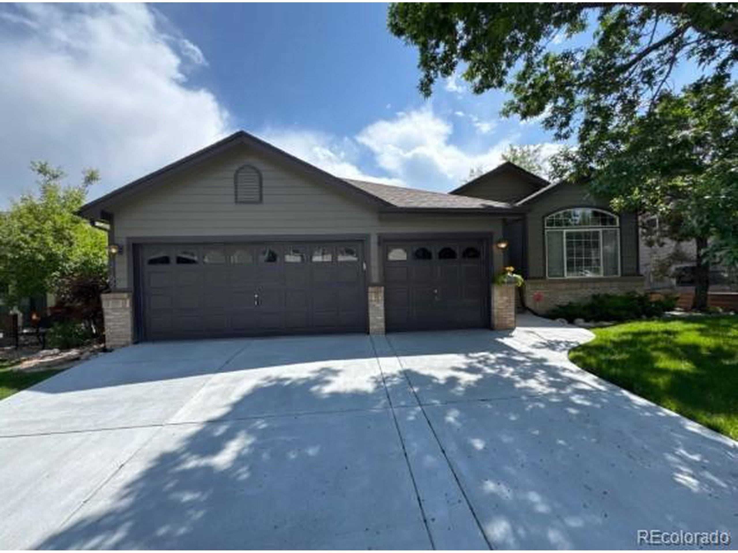 13182 W Asbury Cir, Lakewood, CO 80228