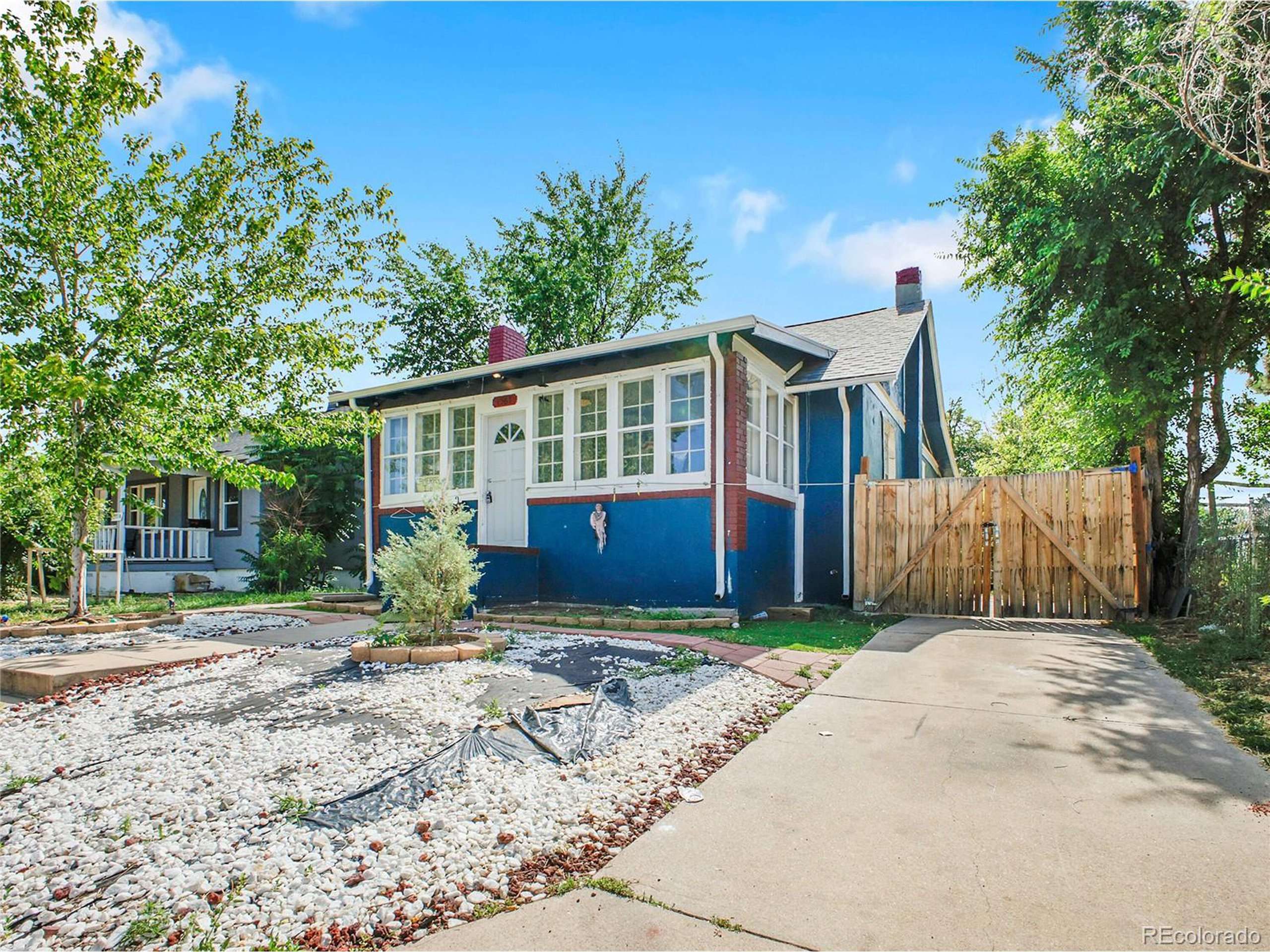 1561 Clinton St, Aurora, CO 80010