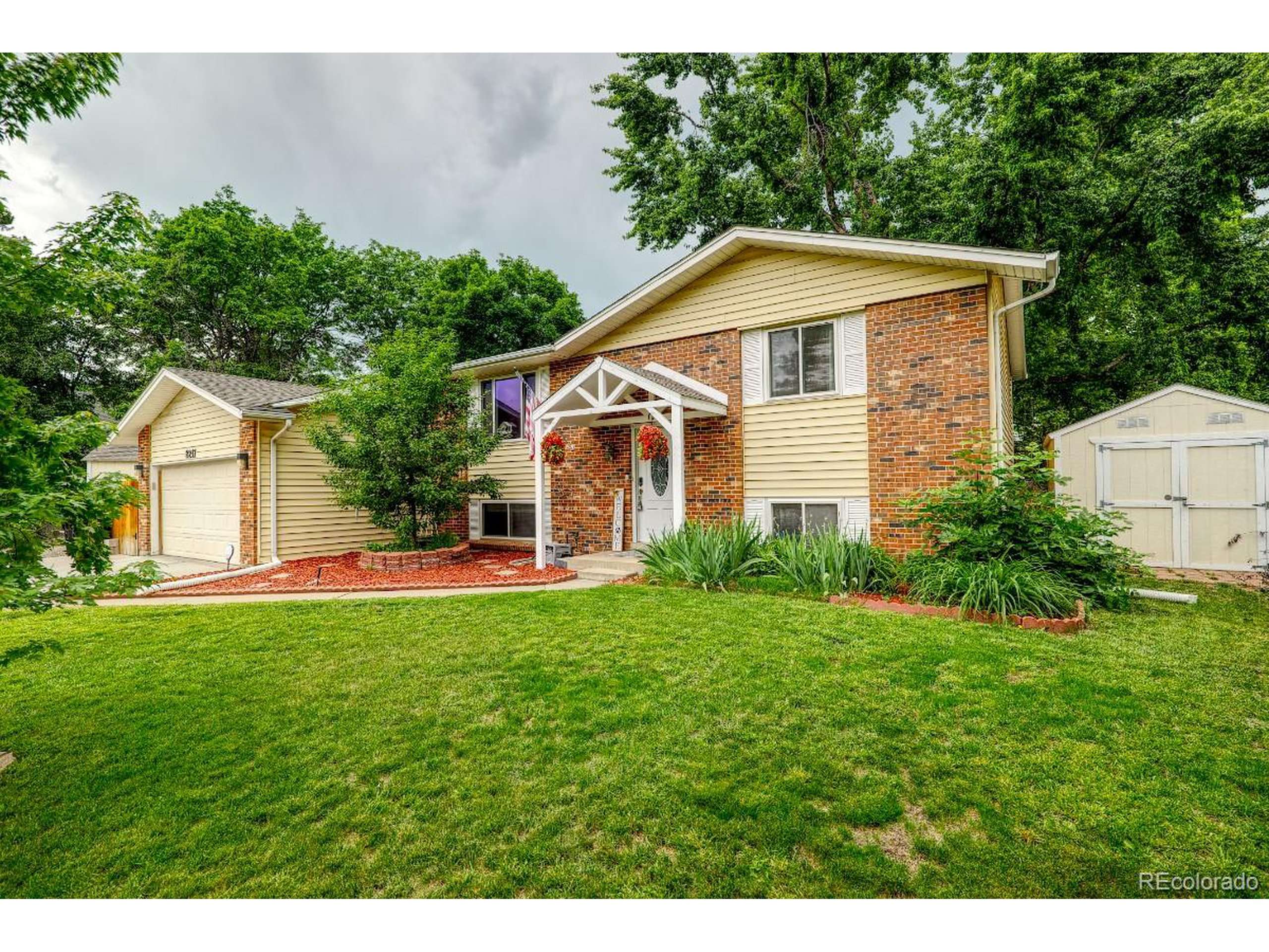 8217 Club Crest Dr, Arvada, CO 80005