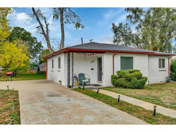 2921 Jasmine St, Denver, CO 80207