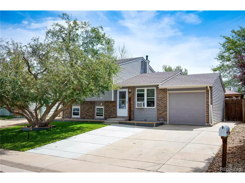 208 Madison Dr, Bennett, CO 80102