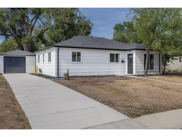 945 Uvalda St, Aurora, CO 80011