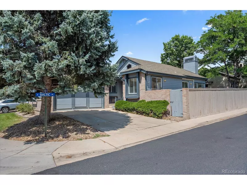 11193 E Baltic Pl, Aurora, CO 80014