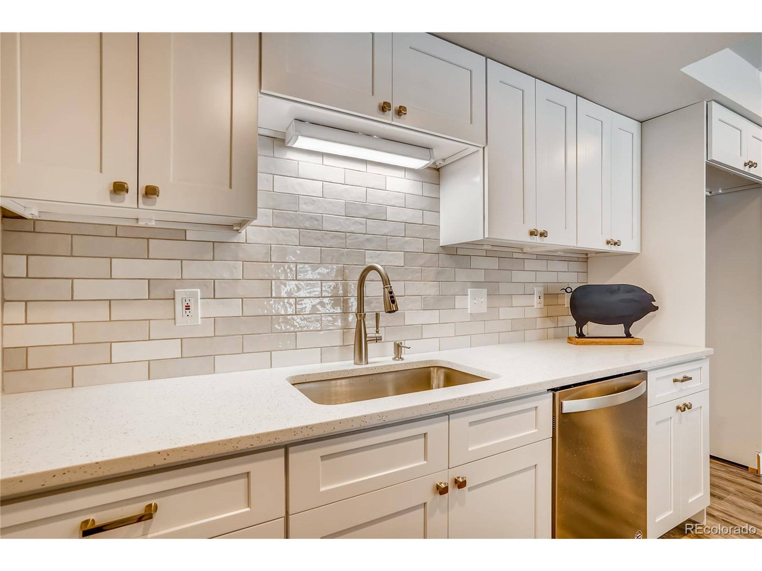 Englewood, CO 80111,10263 E Peakview Ave #C102