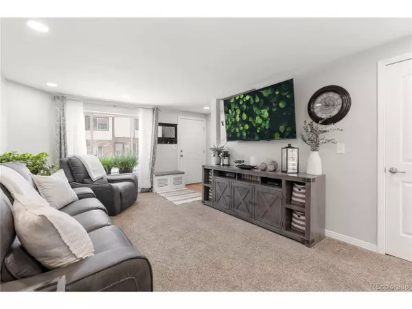 Littleton, CO 80123,9850 W Stanford Ave #D