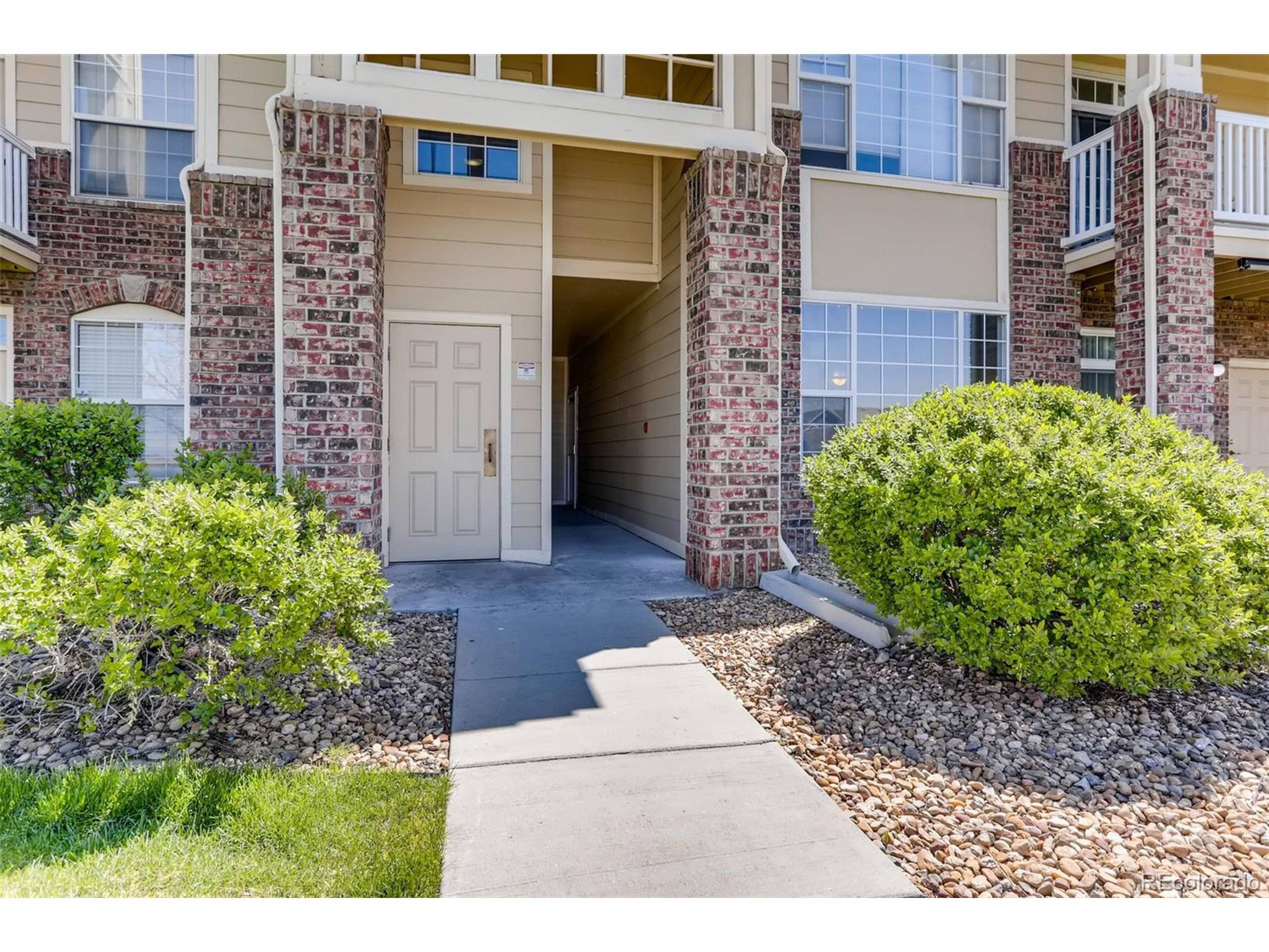 Aurora, CO 80019,5735 N Genoa Way #102