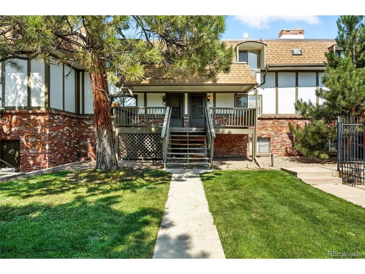 Denver, CO 80222,2700 S Holly St #206