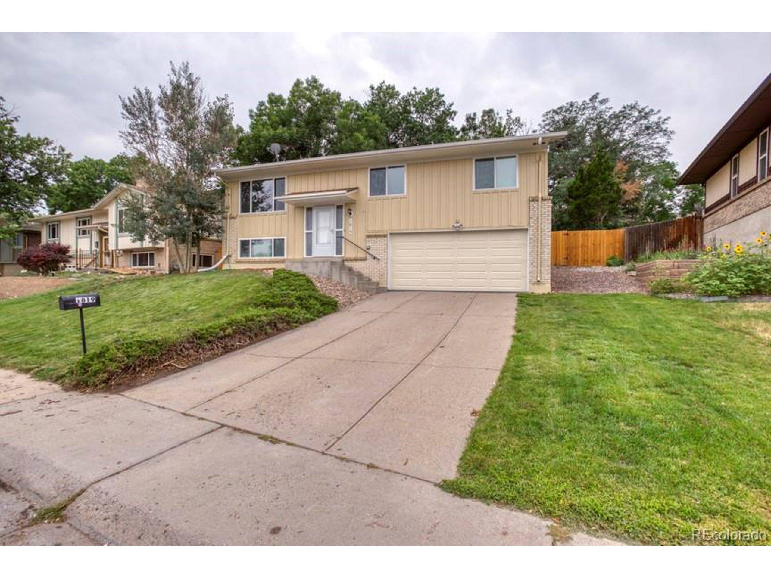 1819 S Beech St,  Lakewood,  CO 80228