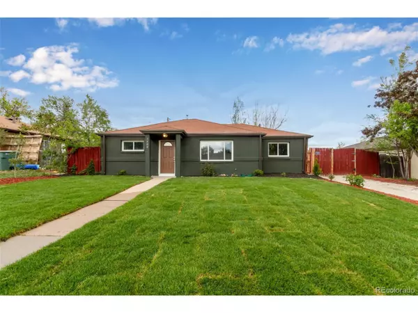 9400 Lilly Ct, Thornton, CO 80229