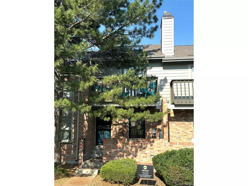 4109 S Evanston Cir #B, Aurora, CO 80014