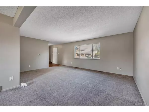 Longmont, CO 80501,32 James Cir