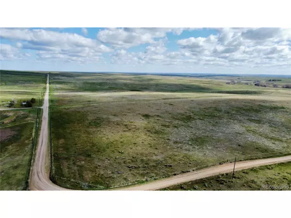 8 County Road 109,  Deer Trail,  CO 80105