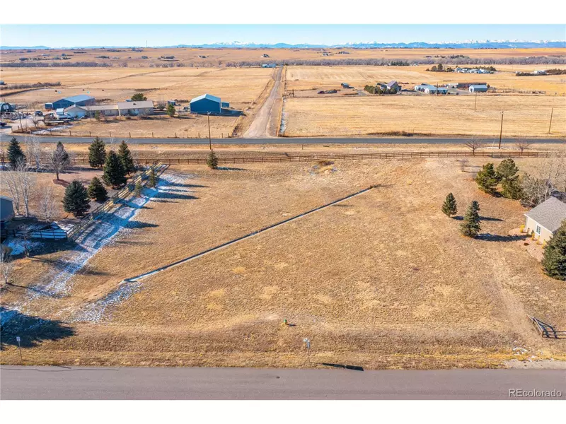 465 Antelope Dr, Bennett, CO 80102