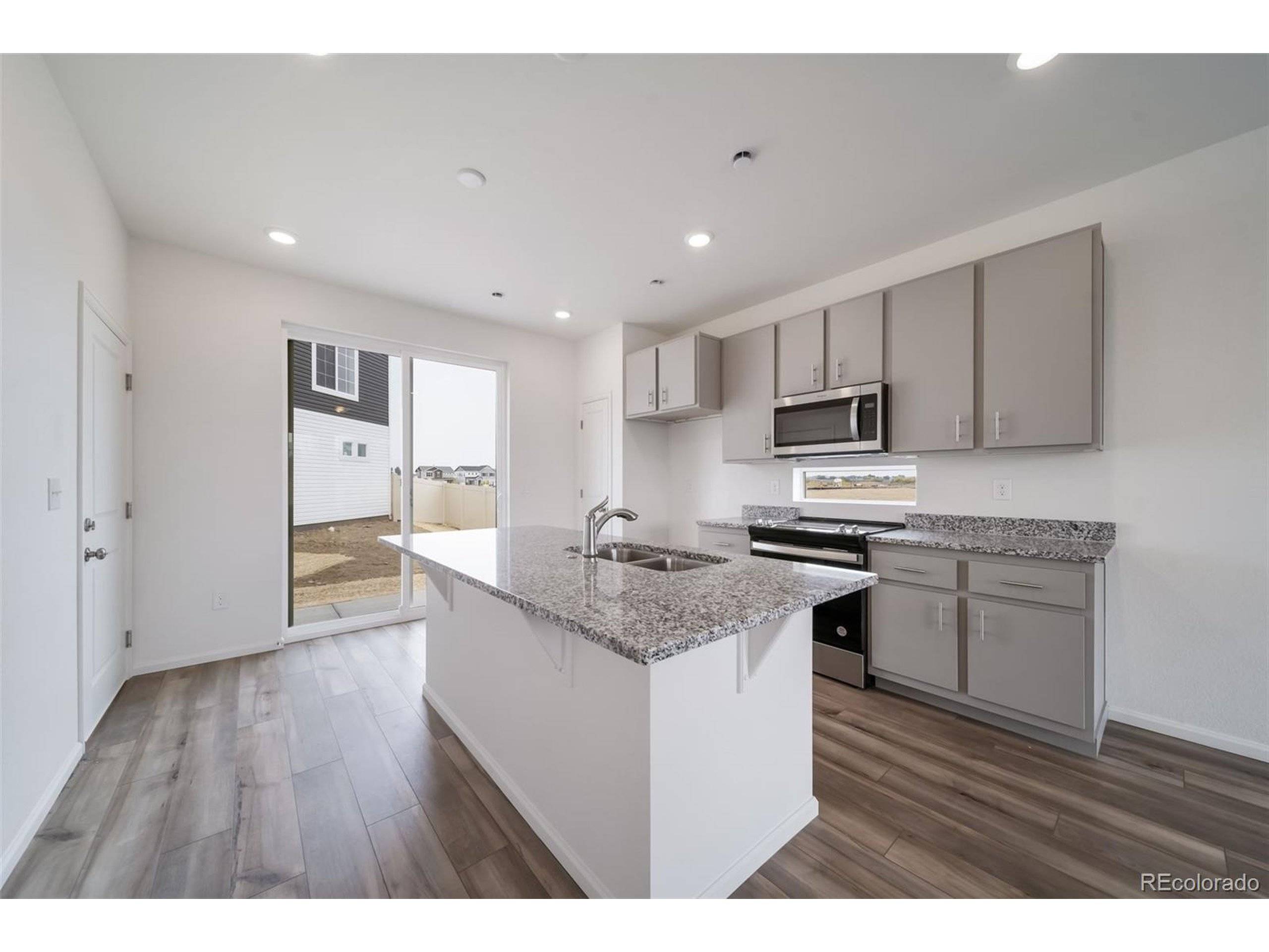 22103 E 38th Pl, Aurora, CO 80019