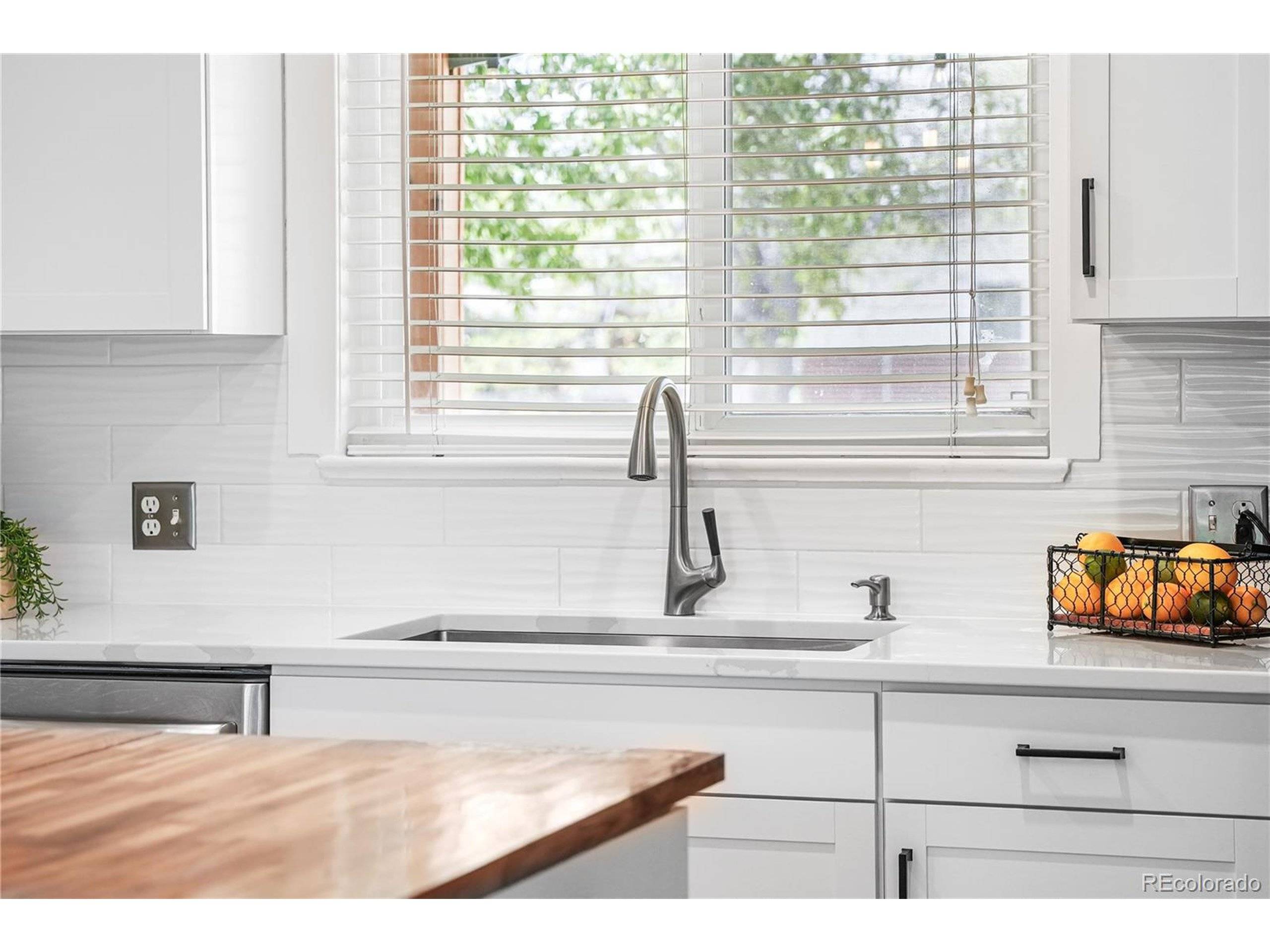 Arvada, CO 80004,5886 Urban St