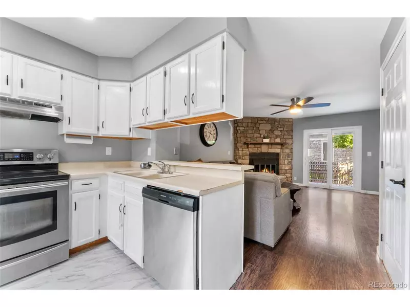 8140 S Fillmore Cir, Centennial, CO 80122