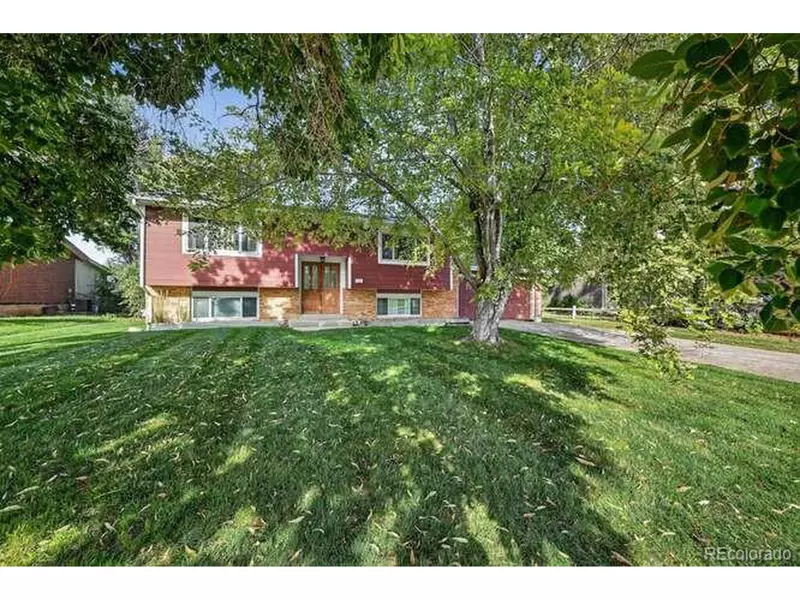 1221 Eagle St, Aurora, CO 80011