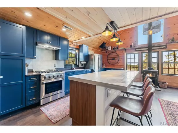 1435 E Longbow Dr, Jefferson, CO 80456