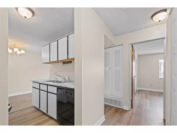 Thornton, CO 80260,10211 Ura Ln #204