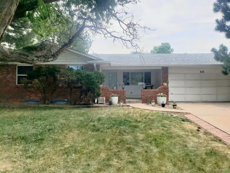 616 Buckley Way, Aurora, CO 80011