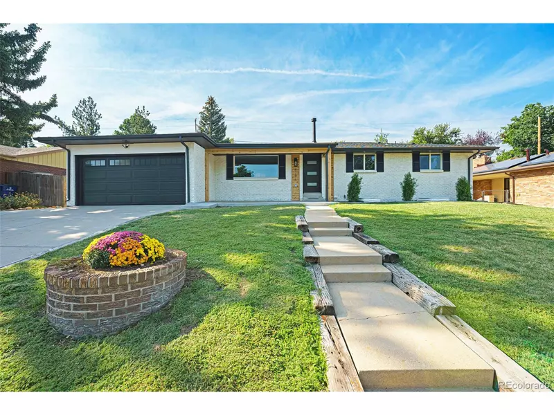 8296 W 71st Pl, Arvada, CO 80004