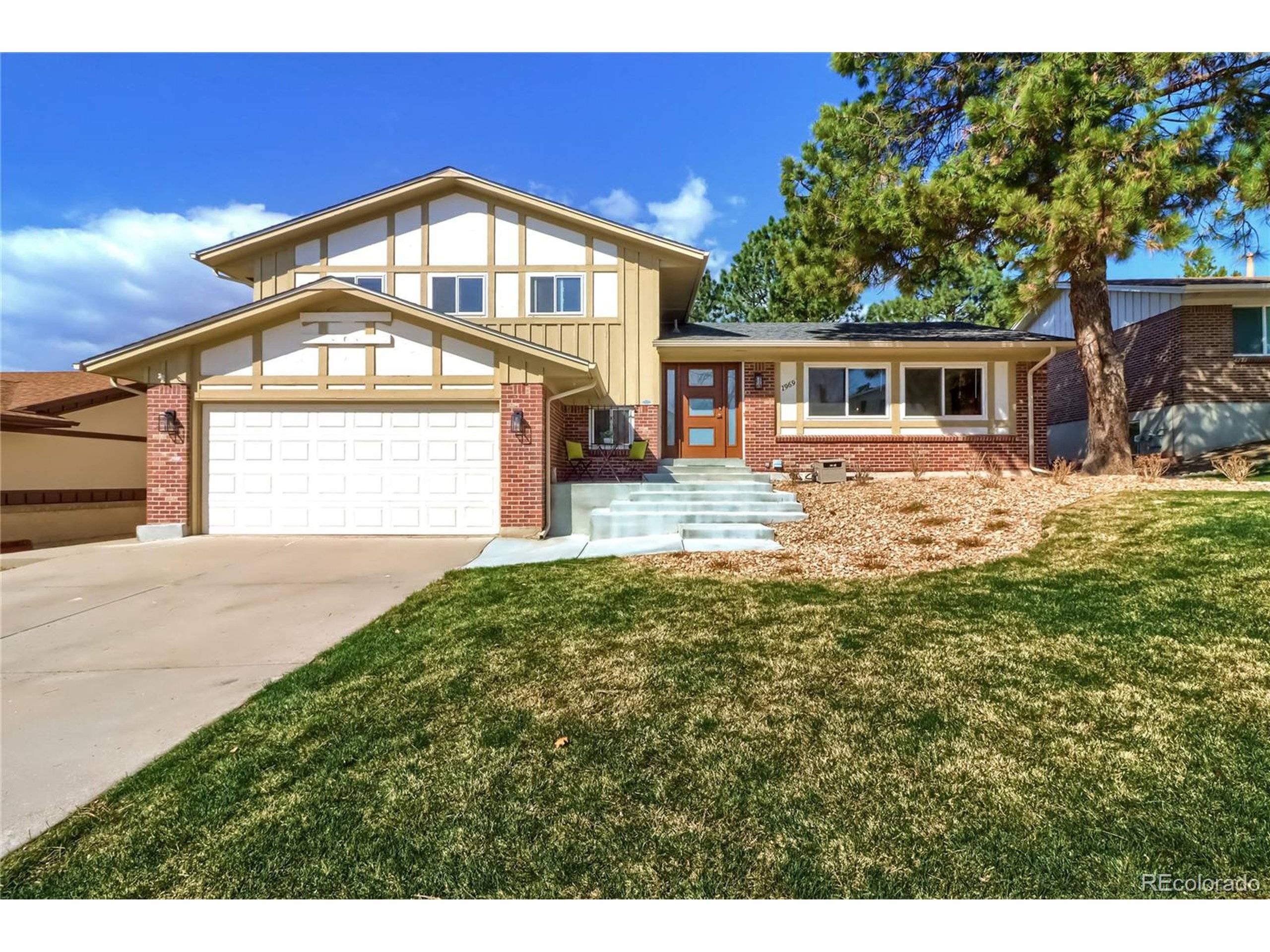 1969 S Van Gordon St, Lakewood, CO 80228