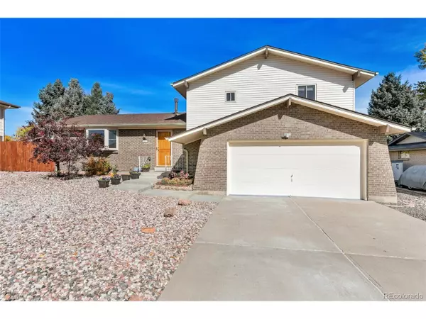 8643 W Warren Dr, Lakewood, CO 80227