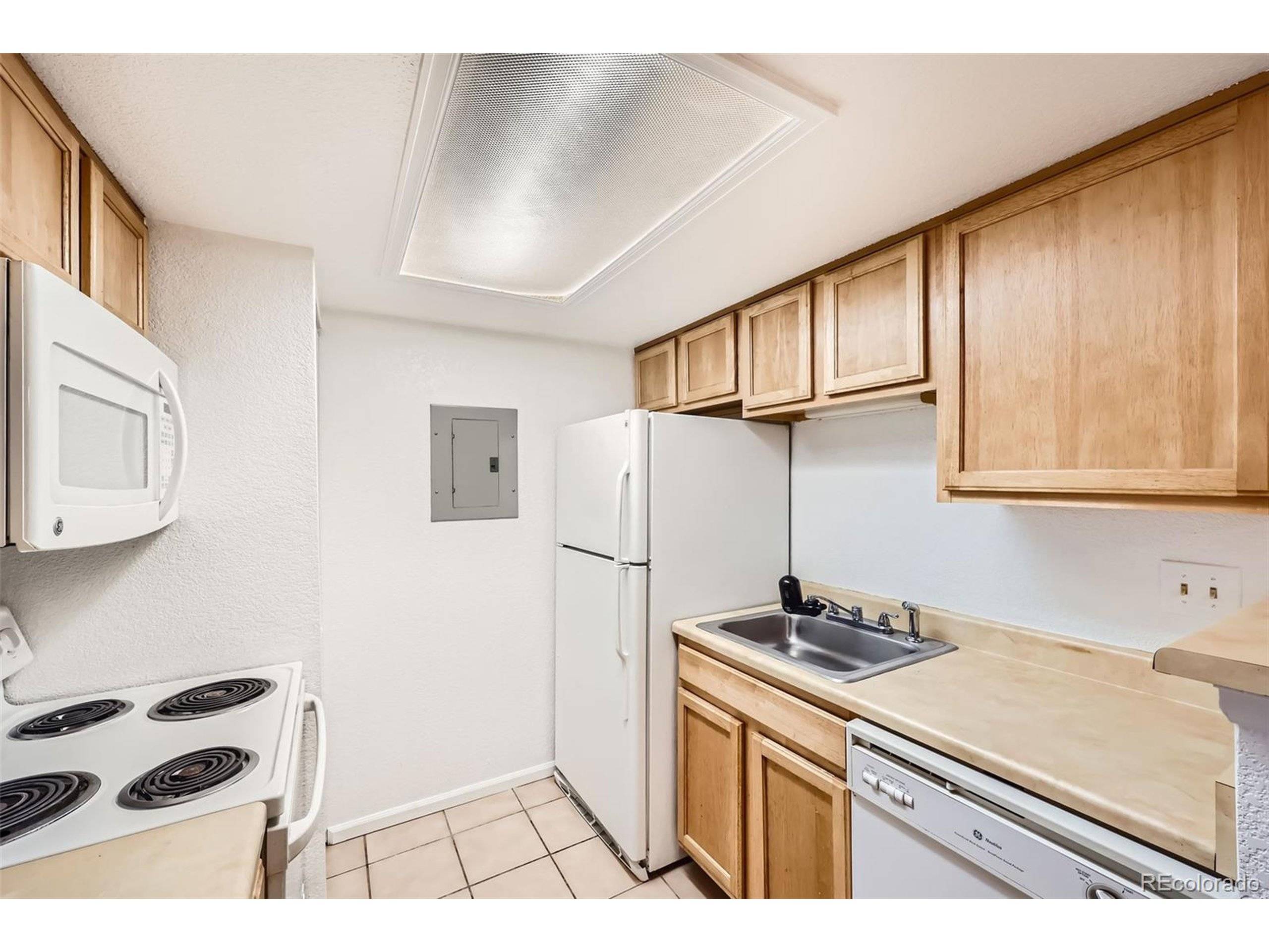 Englewood, CO 80111,10293 E Peakview Ave #F104