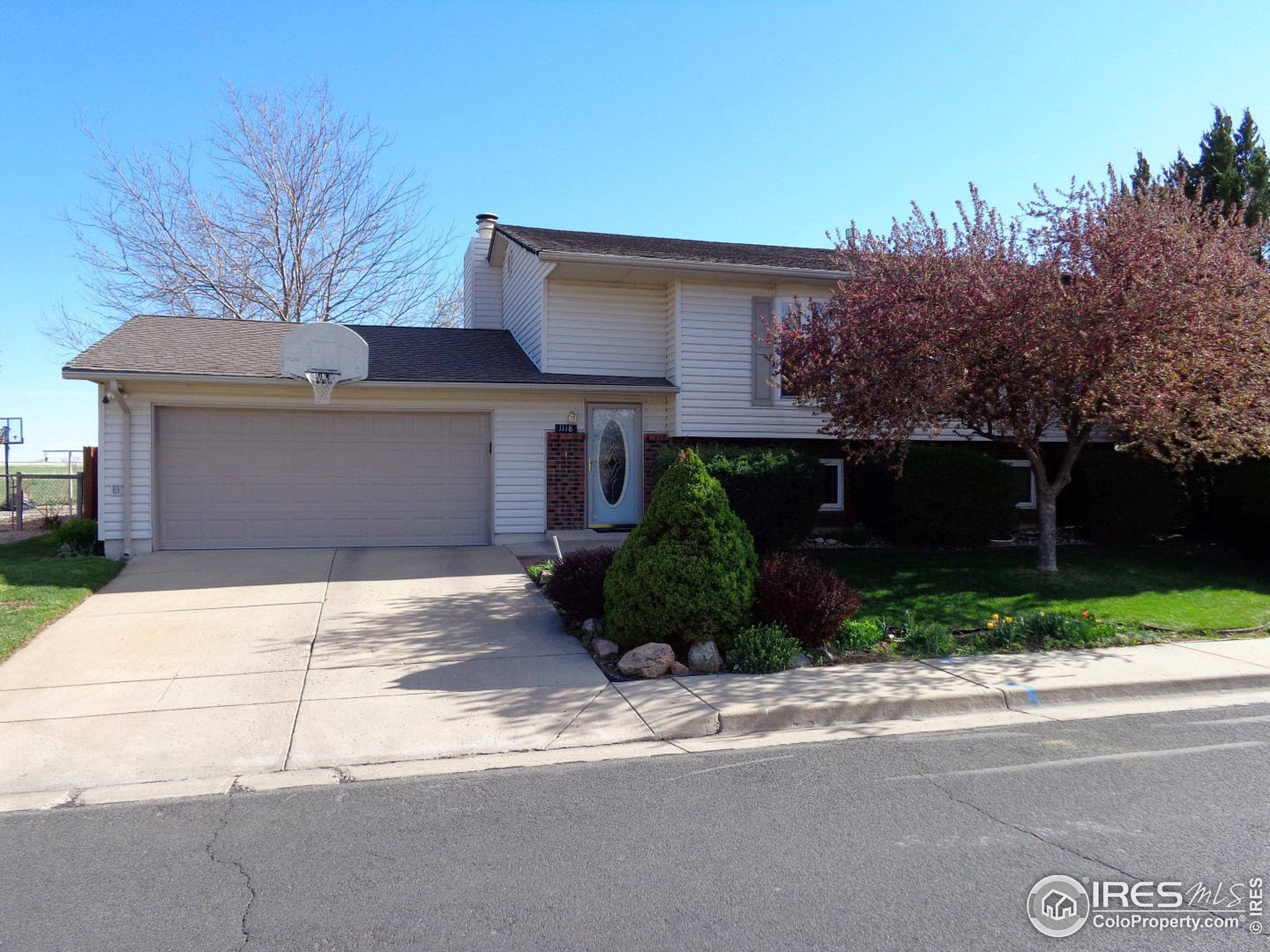 1118 23rd St SW, Loveland, CO 80537