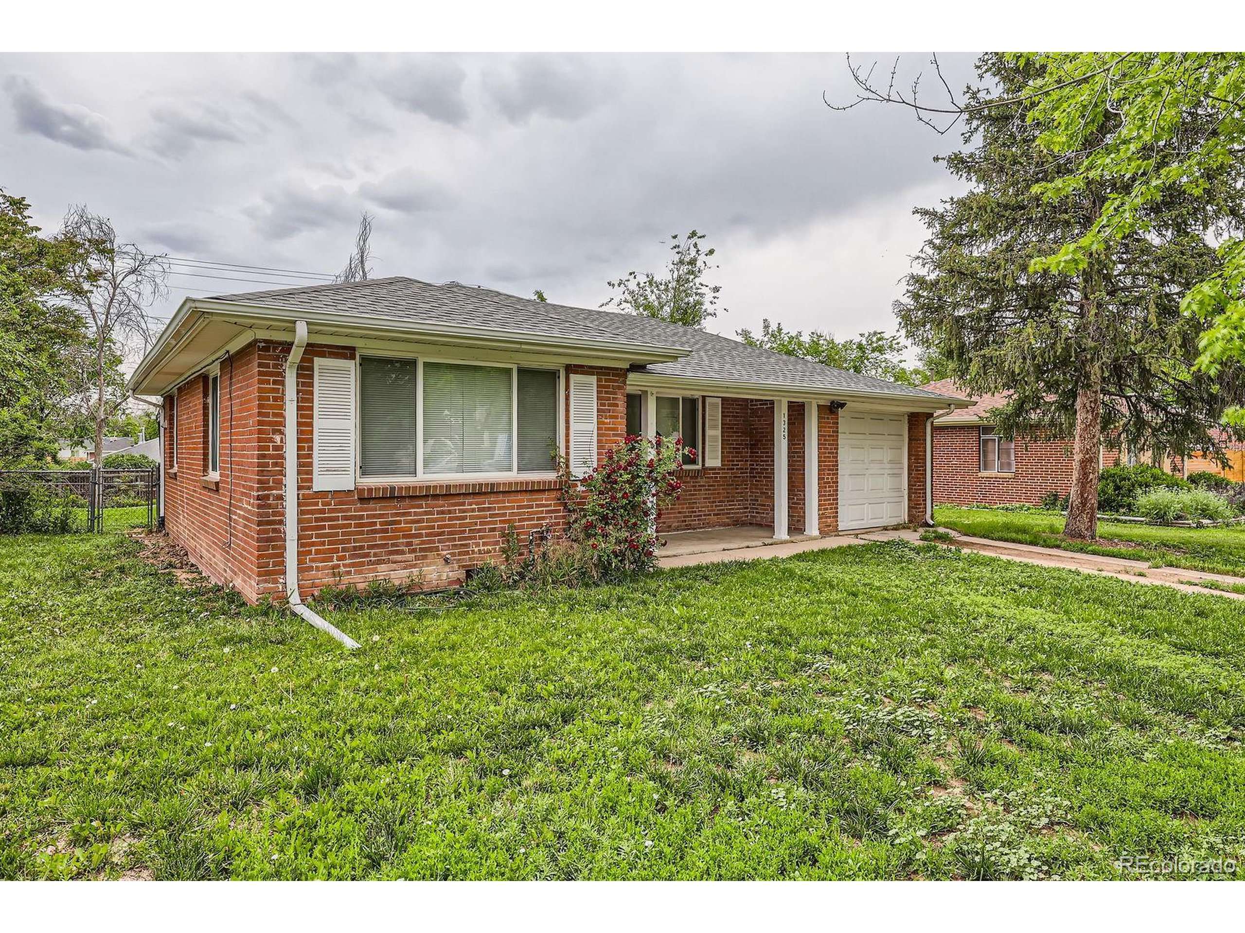 1325 Geneva St, Aurora, CO 80010