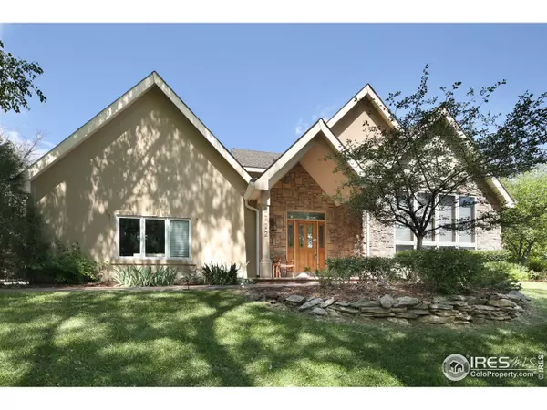 5222 Apple Dr, Fort Collins, CO 80526