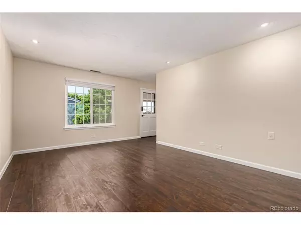 Centennial, CO 80122,2301 E Fremont Ave #W08