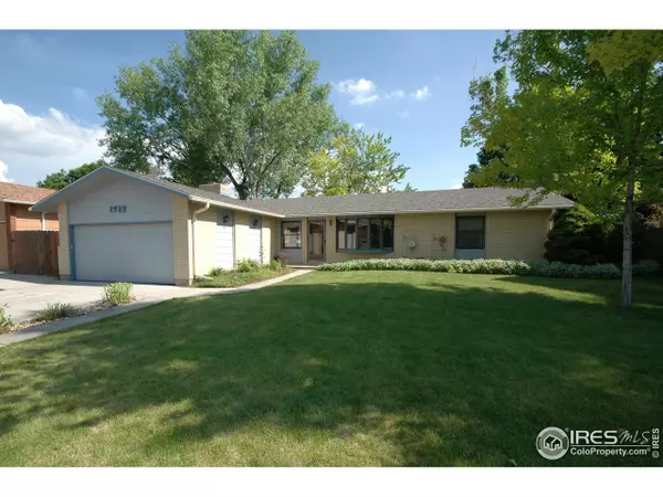 1513 Peterson Pl, Longmont, CO 80501