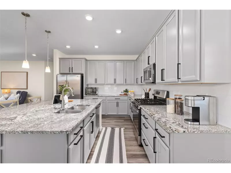 1061 S De Gaulle Ct, Aurora, CO 80018