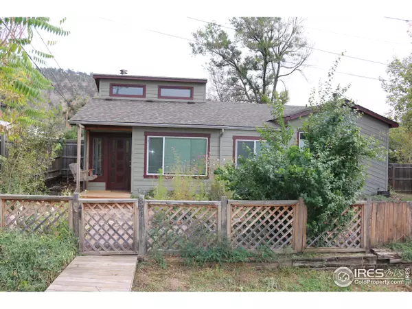 824 3rd Ave, Lyons, CO 80540