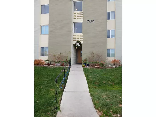 Denver, CO 80247,705 S Alton Way #5C