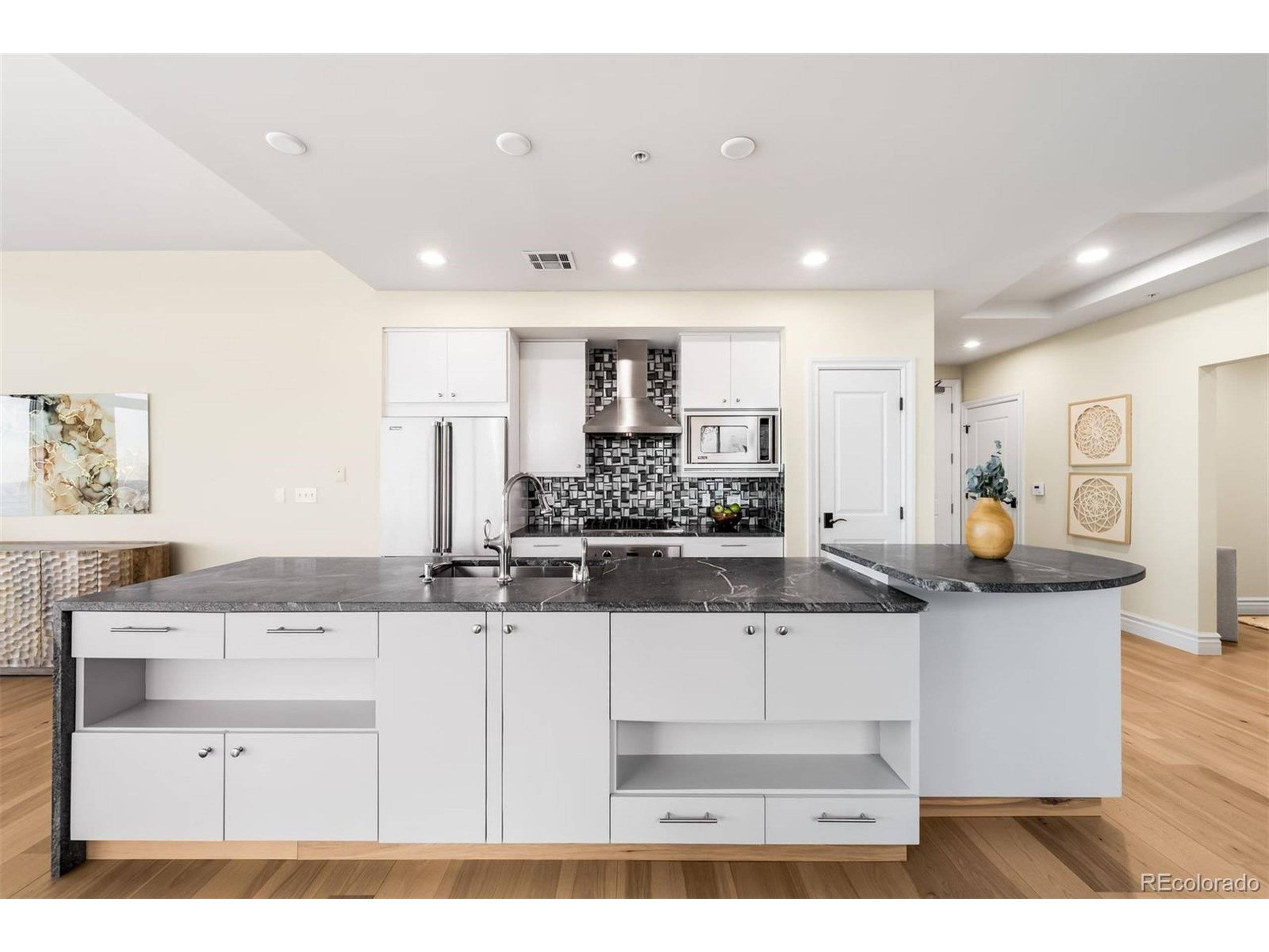 Denver, CO 80202,2001 Lincoln St #3121