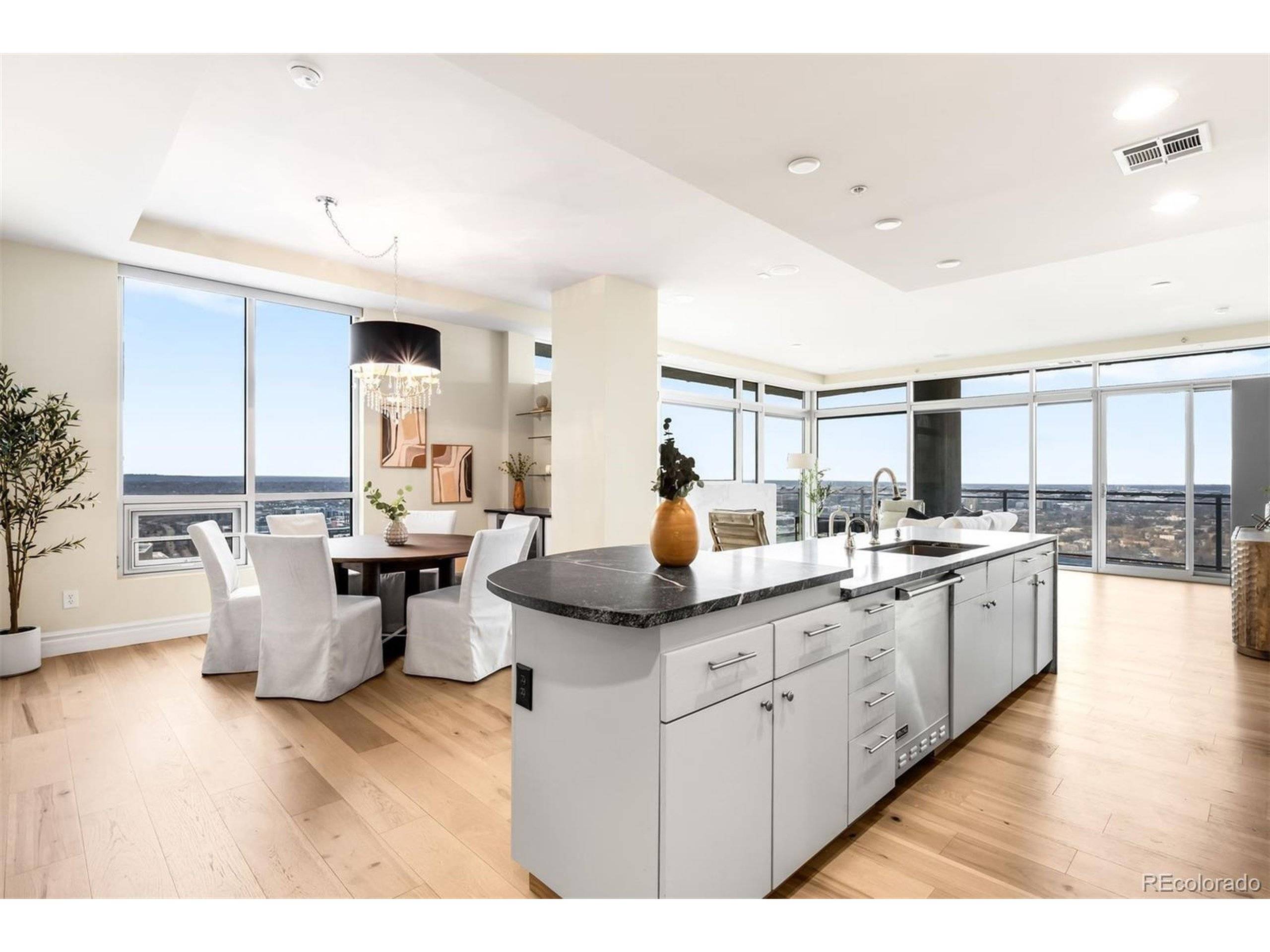 2001 Lincoln St #3121, Denver, CO 80202
