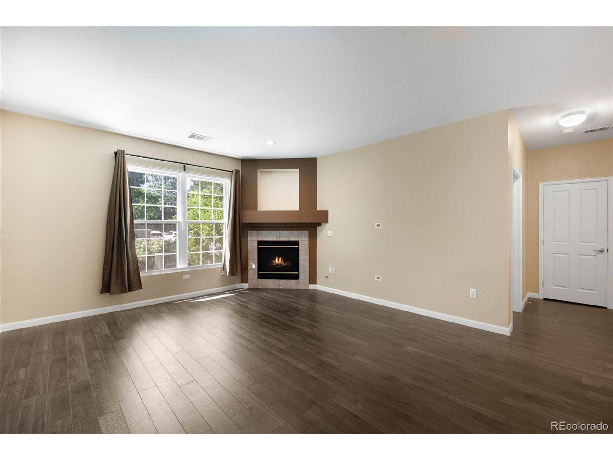 Aurora, CO 80014,4064 S Carson St #101