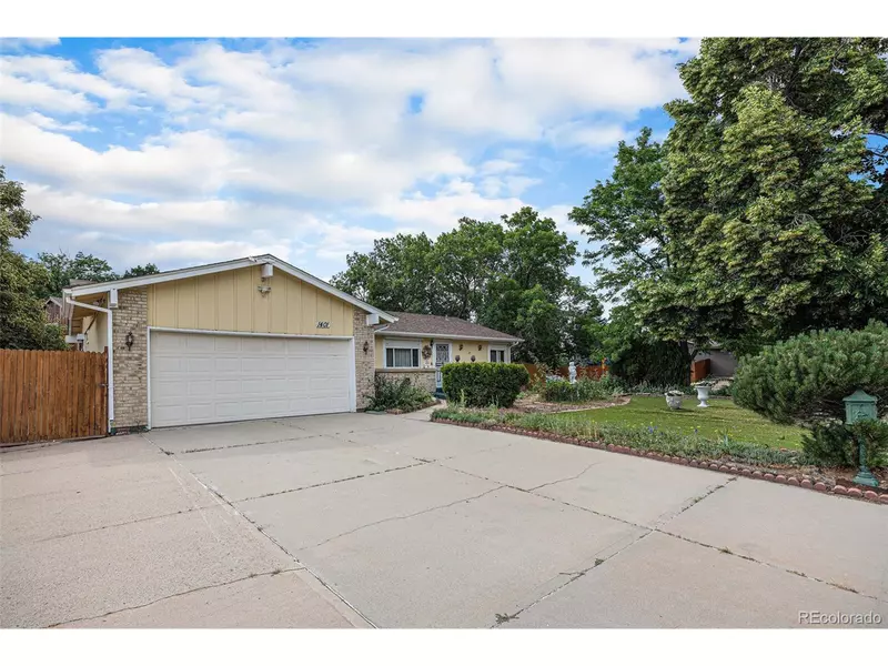 1401 S Paris Ct, Aurora, CO 80012