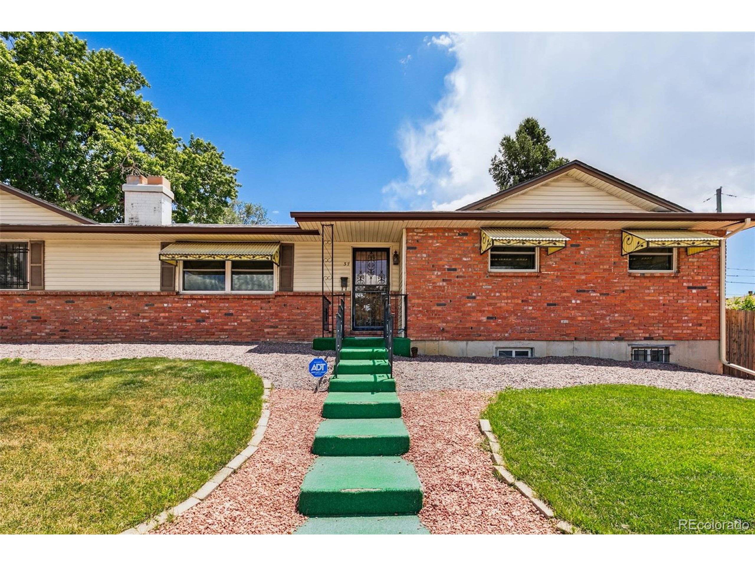 37 S Chelton Rd, Colorado Springs, CO 80910