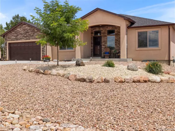 562 S Ferncliff Dr, Pueblo, CO 81007