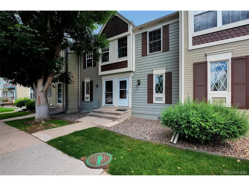 9577 W Cornell Pl, Lakewood, CO 80227