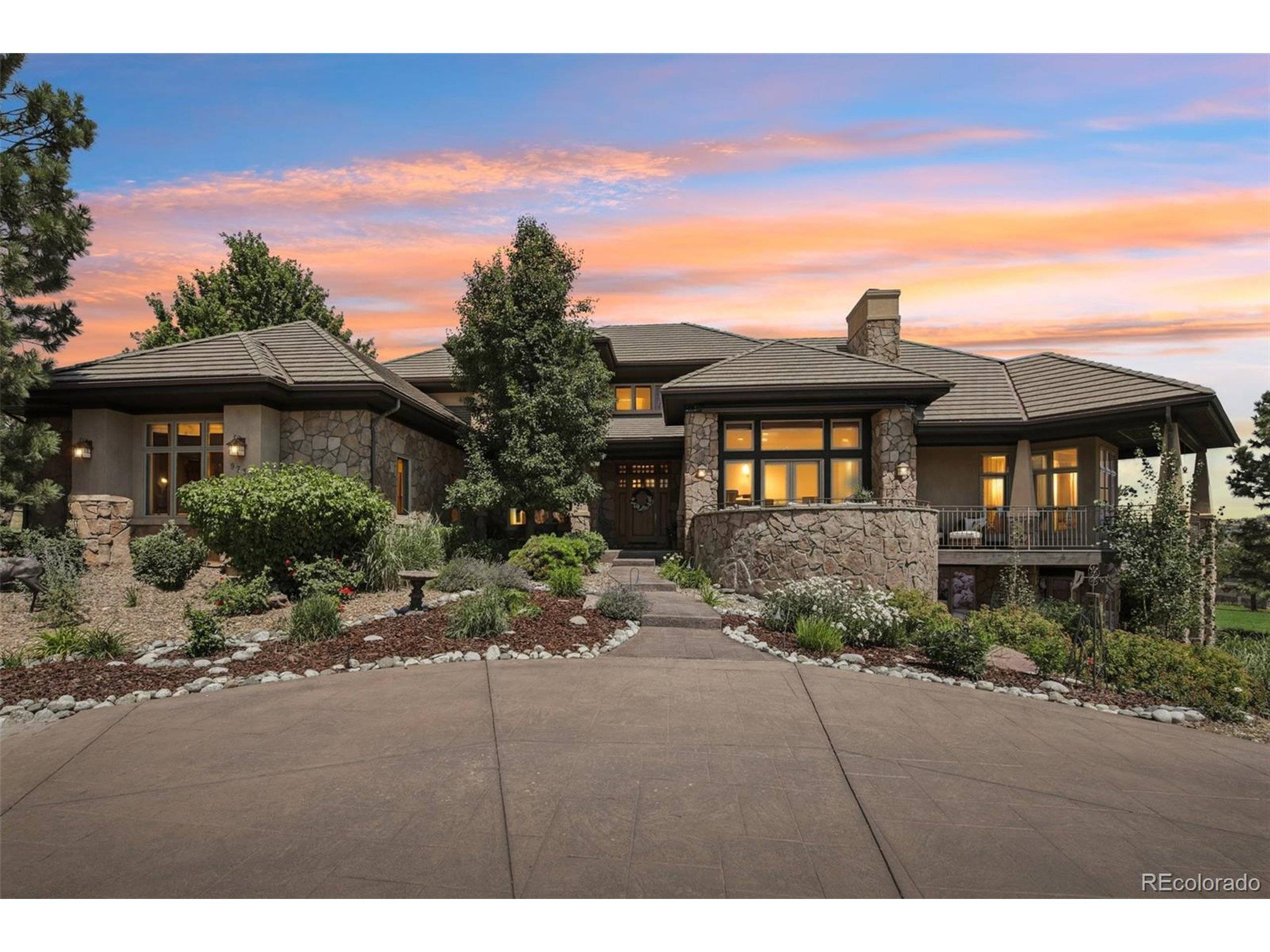 9737 Elkhorn St, Littleton, CO 80127