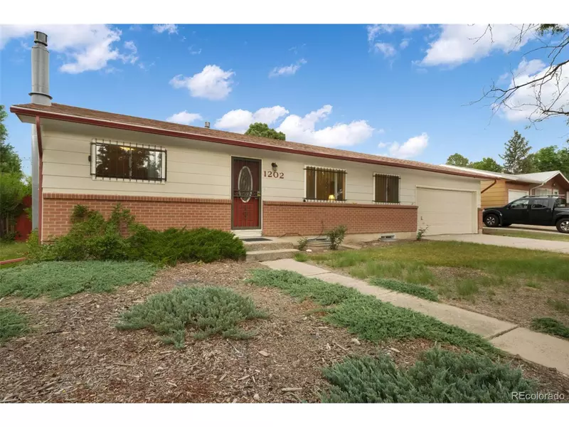 1202 Fosdick Dr, Colorado Springs, CO 80909
