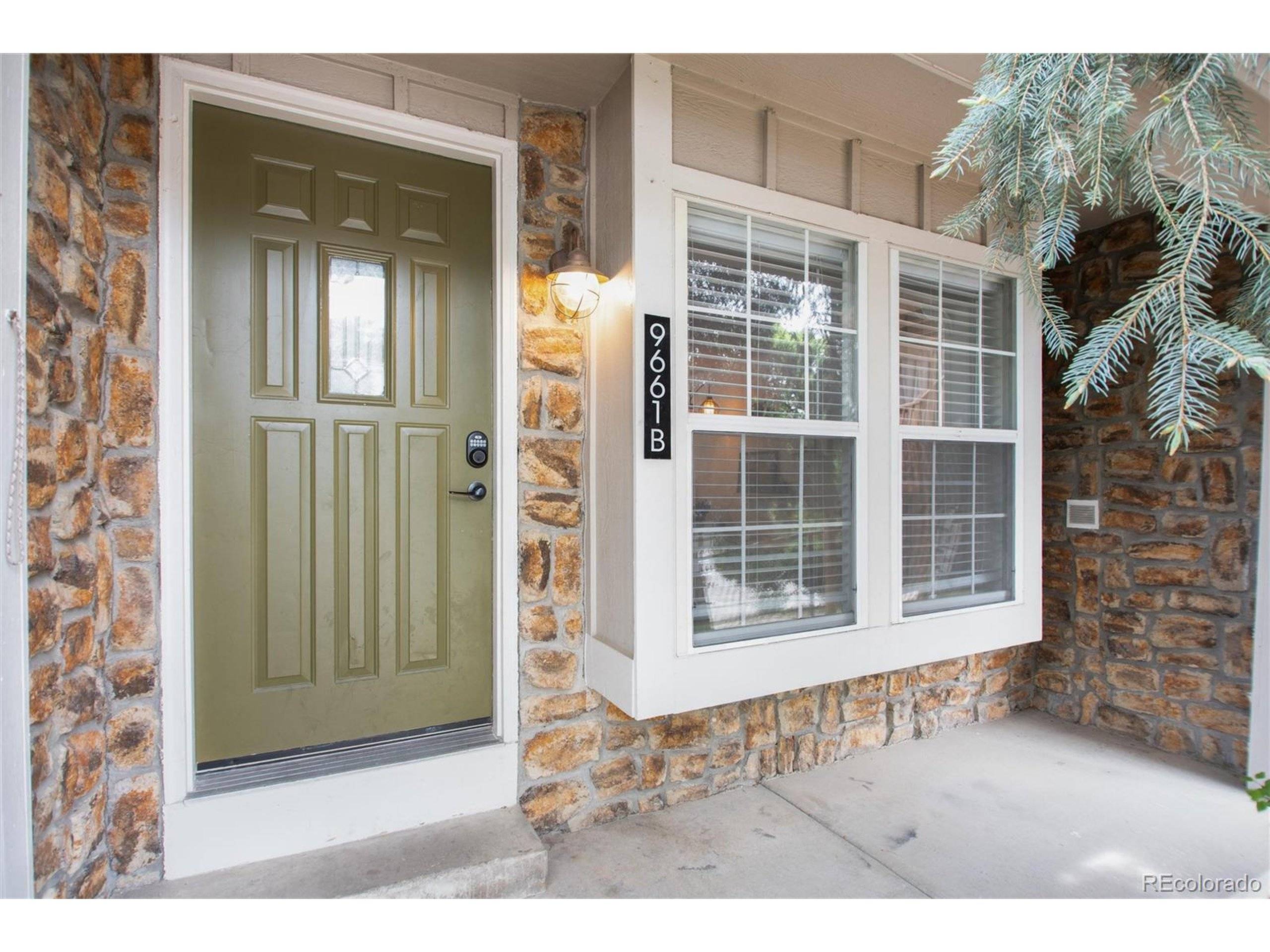 9661 W Chatfield Ave #B, Littleton, CO 80128