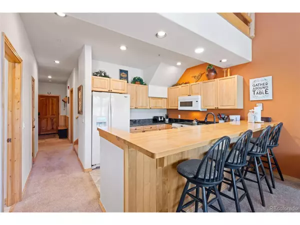 Breckenridge, CO 80424,33 Broken Lance Dr #207S