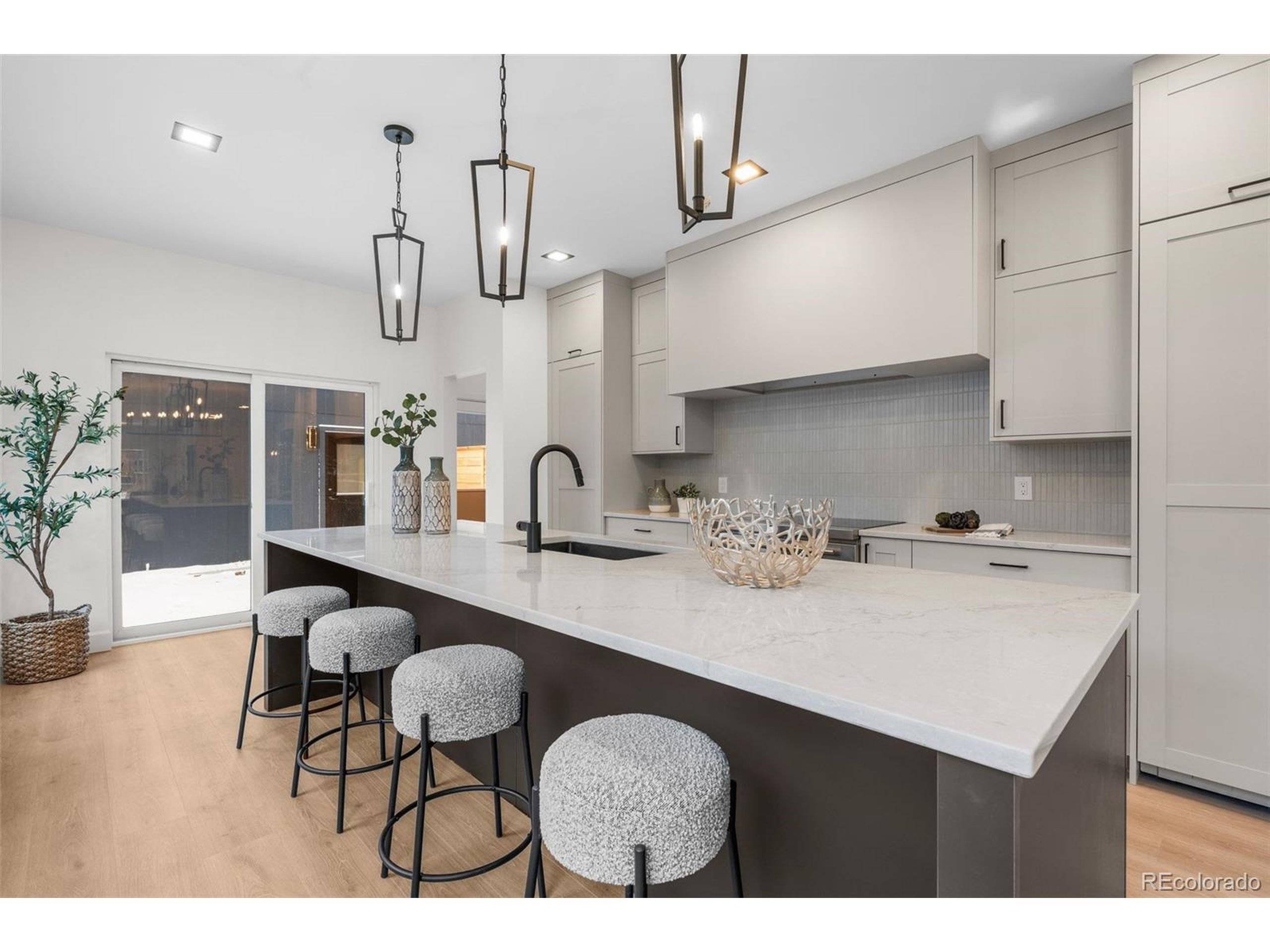 537 Josephine St, Denver, CO 80206